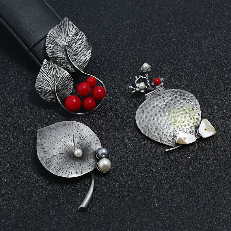 Small National Style Retro vintage Art Brooch Antique Old Tin Pearl Leaf Temperament National Wind Men/Women's Accessories